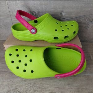 Crocs Classic Clogs Green Slip On Shoes Unisex M8 W10 Lightweight Water Sandals